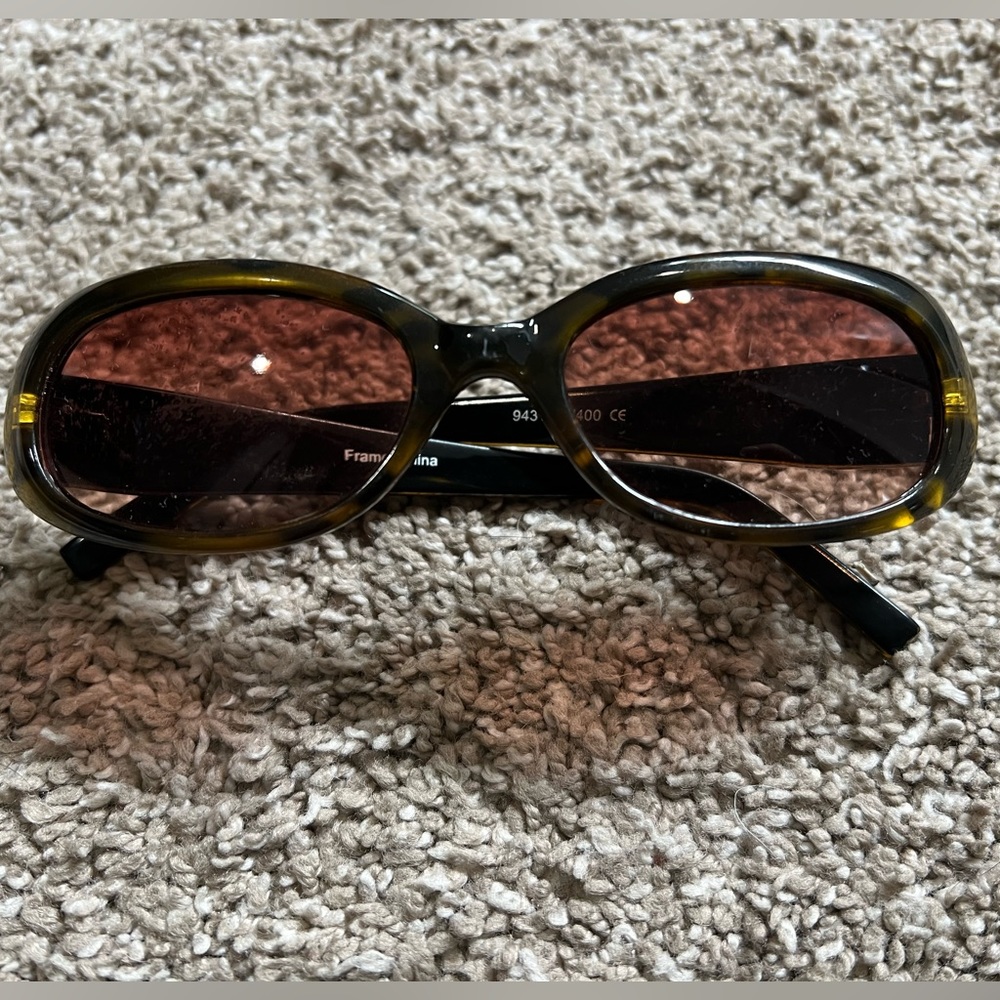 Green/brown tortoise shell sunglasses